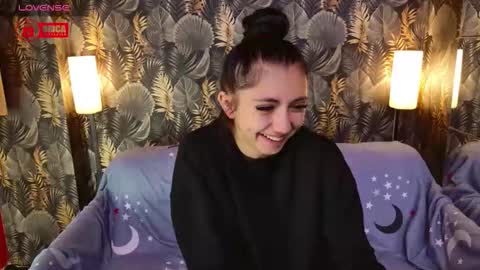 Snapshot of charming_lia chatting on November 2025 04:51:01 PM CharmingLIA online show from November 2025 04:51:01 PM