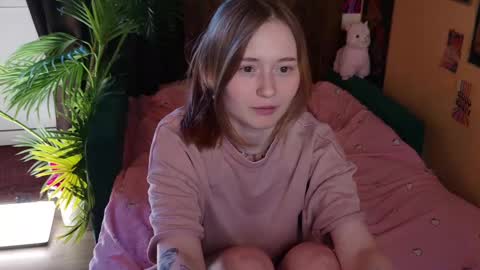 Snapshot of charming_lilly chatting on February 2025 01:19:02 PM Lissa online show from February 2025 01:19:02 PM