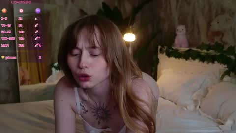 Snapshot of charming_lilly chatting on October 2025 11:41:02 AM Lissa online show from October 2025 11:41:02 AM