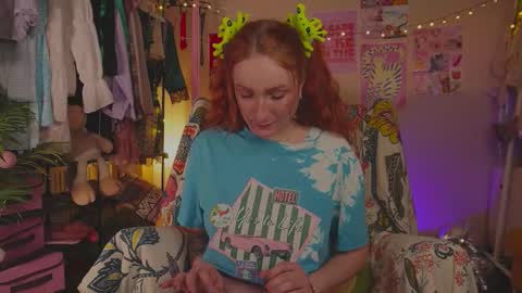 Lissa online show from November 2025 03:00:02 PM