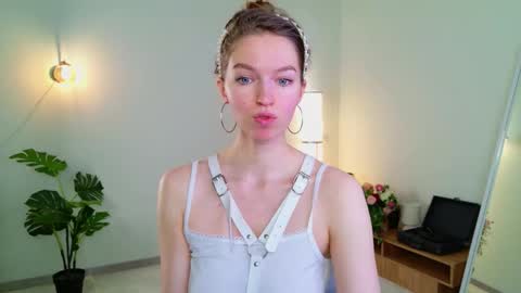 Snapshot of charming_ruru chatting on February 2026 05:58:02 AM Ruru online show from February 2026 05:58:02 AM