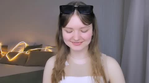 Snapshot of charminglookeva chatting on May 2026 03:22:02 AM Im Eva online show from May 2026 03:22:02 AM