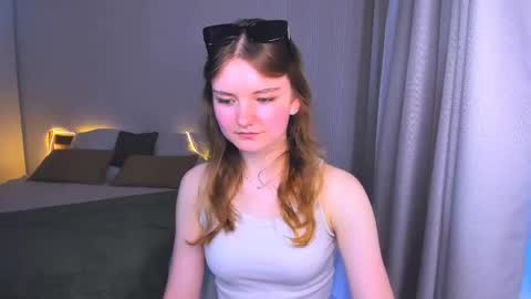 Snapshot of charminglookeva chatting on June 2026 11:10:01 AM Im Eva online show from June 2026 11:10:01 AM