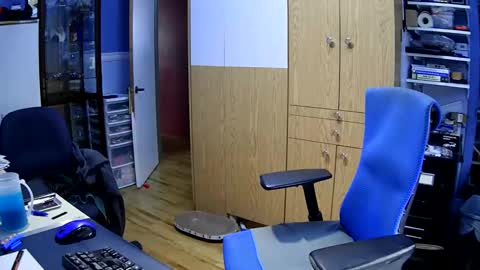 wanaBeYourToy online show from December 2024 06:59:01 PM