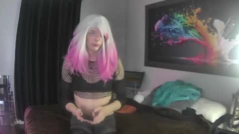 Sarah online show from October 2025 04:13:01 AM