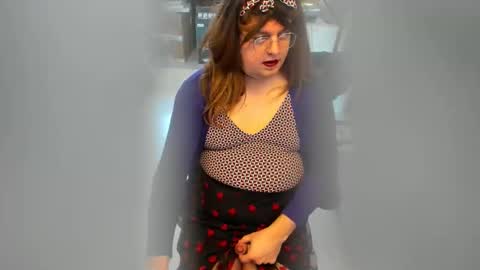 Snapshot of chaturbaby chatting on November 2025 10:36:01 AM Rosalie online show from November 2025 10:36:01 AM