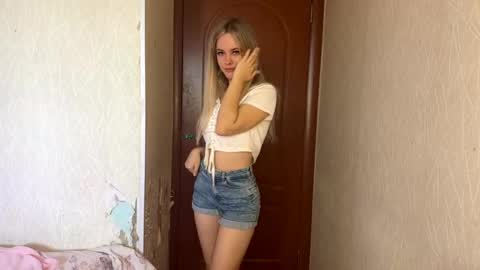 Milissa online show from September 2025 07:08:01 AM