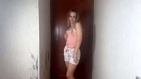 Milissa online show from October 2025 12:16:02 PM