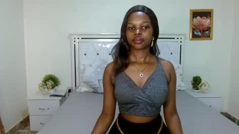 Snapshot of chayenie chatting on October 2025 05:04:02 AM Cheyenne online show from October 2025 05:04:02 AM