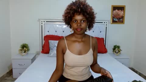 Snapshot of chayenie chatting on November 2025 05:18:02 AM Cheyenne online show from November 2025 05:18:02 AM