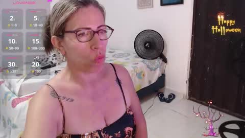 CHAYLA VICTORIA RUIZ  online show from October 2025 11:40:01 PM