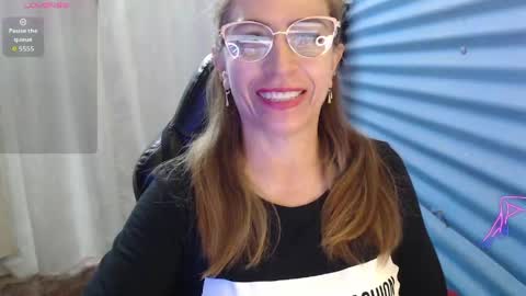 CHAYLA VICTORIA RUIZ  online show from April 2026 07:55:02 PM