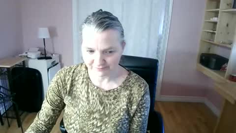 chealsiek online show from April 2026 12:58:01 PM