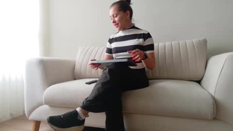 Regina Phalange online show from November 2025 08:57:01 PM