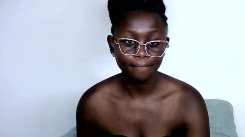 cheeky_charms online show from October 2025 01:09:01 PM