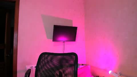 Snapshot of chelsyluxex chatting on May 2026 05:15:01 AM Chelsy Luxe online show from May 2026 05:15:01 AM