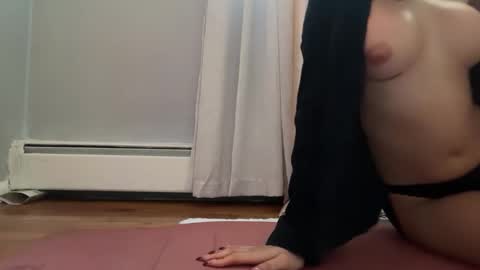 Snapshot of cherliecarmen chatting on November 2025 06:48:02 PM cherliecarmen online show from November 2025 06:48:02 PM