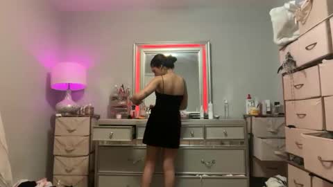 Snapshot of cherliecarmen chatting on December 2025 08:47:02 PM cherliecarmen online show from December 2025 08:47:02 PM