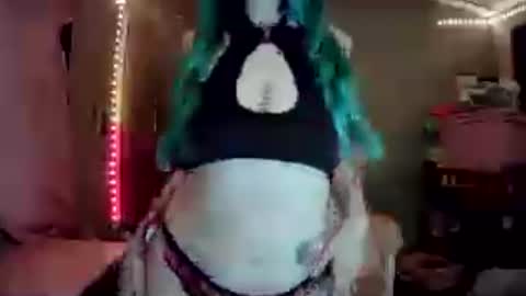 Snapshot of cherritwisted_x chatting on July 2026 07:11:02 AM Cherri online show from July 2026 07:11:02 AM