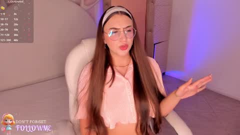 Snapshot of cherry_blond_ chatting on January 2025 09:51:02 AM Cherry online show from January 2025 09:51:02 AM