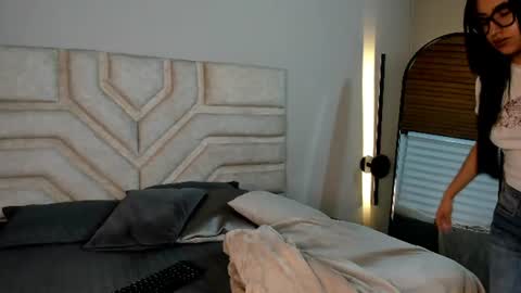 cherry_bunnyx online show from June 2026 04:03:01 AM