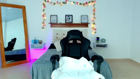 Snapshot of cherry_juicyxxx chatting on October 2025 08:52:01 PM irene online show from October 2025 08:52:01 PM