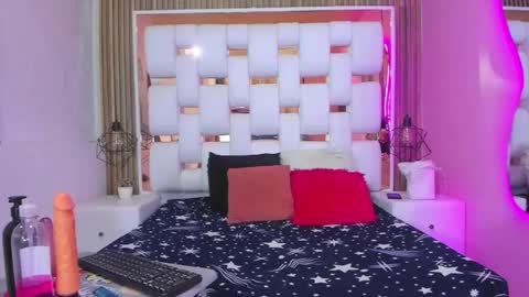 Cherry Mew and jean online show from February 2025 09:24:02 AM