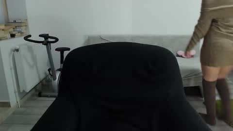 Snapshot of cherry_pie95 chatting on March 2026 04:19:01 AM Sherry online show from March 2026 04:19:01 AM