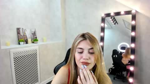 cherry_pr1ce online show from December 2024 01:37:02 AM