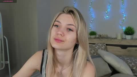 cherry_pr1ce online show from May 2026 11:10:02 PM