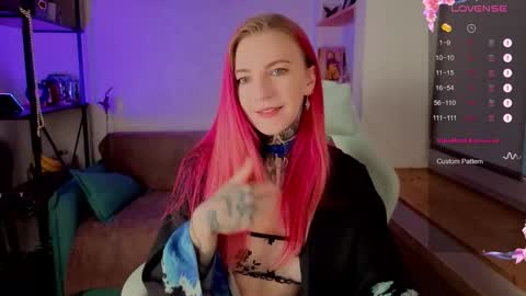 Snapshot of cherry_roxy chatting on November 2025 06:30:02 AM Roxy online show from November 2025 06:30:02 AM