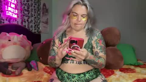 CherryBombBomb online show from June 2026 04:09:01 AM