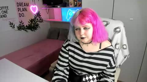 Sarah online show from February 2026 09:40:02 PM