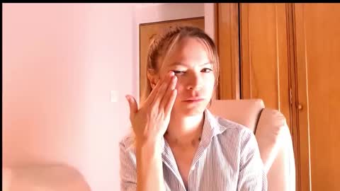 Anna online show from November 2025 12:16:02 PM