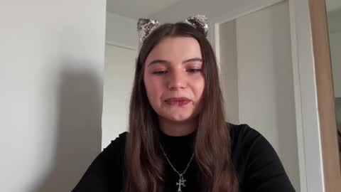 Lina online show from December 2024 10:26:02 AM