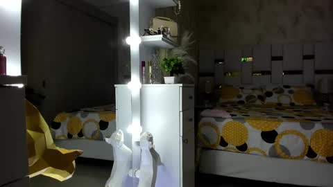 Independent Cherry fox online show from September 2025 12:21:01 AM