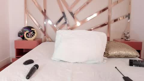 Snapshot of cherryfoxdaddy chatting on February 2025 11:48:01 PM Cherry online show from February 2025 11:48:01 PM