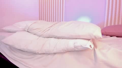 Snapshot of cherrysnow_ chatting on January 2025 07:32:02 AM Cherry online show from January 2025 07:32:02 AM