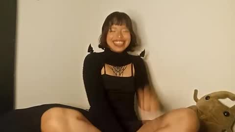 Snapshot of cherrywitchy chatting on January 2025 01:00:02 AM Cherry online show from January 2025 01:00:02 AM