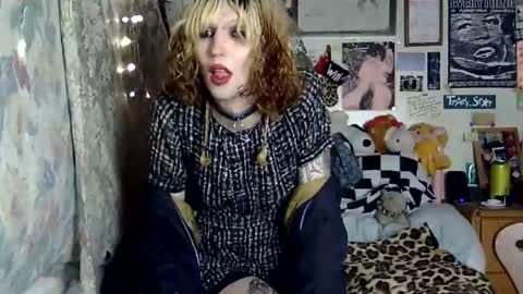 cher strauberry online show from October 2025 03:18:02 AM