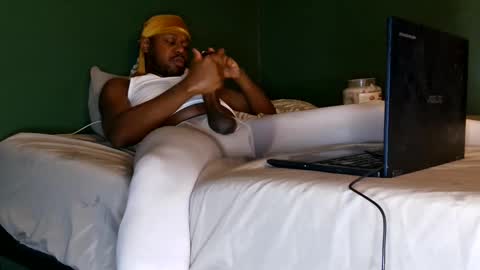 Snapshot of chicagothirdleg chatting on March 2026 06:32:01 AM Que online show from March 2026 06:32:01 AM