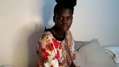 chichie_ online show from May 2026 01:25:02 AM