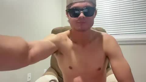 chill_fit_guy online show from August 2026 12:45:02 AM