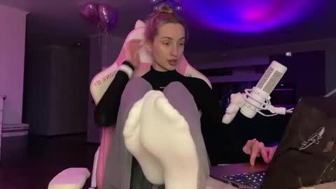 Snapshot of chillgoddess chatting on March 2025 02:51:02 PM Goddess Vika - owner of all ur money online show from March 2025 02:51:02 PM