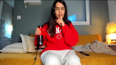 Snapshot of chillwithcamii chatting on November 2025 10:05:01 AM yoursensualparadise online show from November 2025 10:05:01 AM