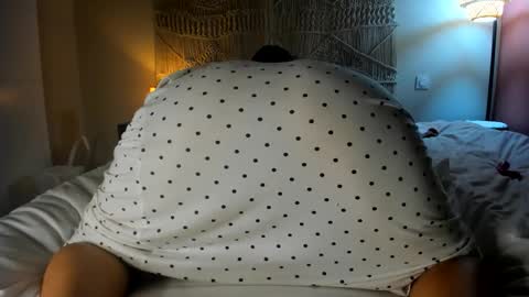 Snapshot of chillwithcamii chatting on November 2025 12:09:01 AM yoursensualparadise online show from November 2025 12:09:01 AM