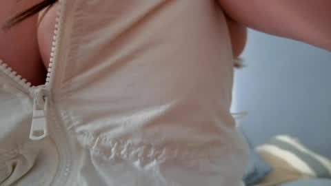 Snapshot of chillwithcamii chatting on July 2026 10:00:01 AM yoursensualparadise online show from July 2026 10:00:01 AM