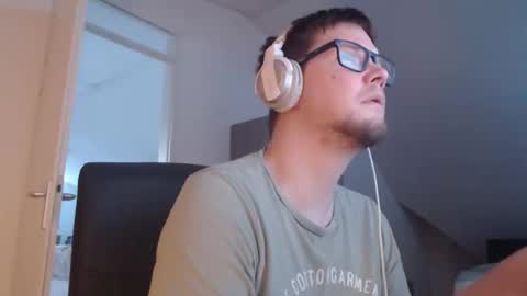 chillzonecam online show from September 2025 05:34:02 PM