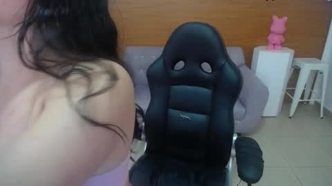 Kelly online show from November 2025 01:17:02 PM