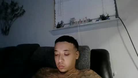 Snapshot of chino880172 chatting on February 2025 06:44:01 AM CHINO online show from February 2025 06:44:01 AM